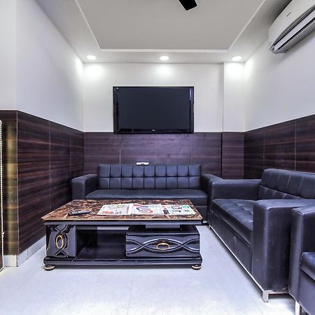 Hotel Aerostar Gold - Opposite Max Healthcare Делхи Екстериор снимка