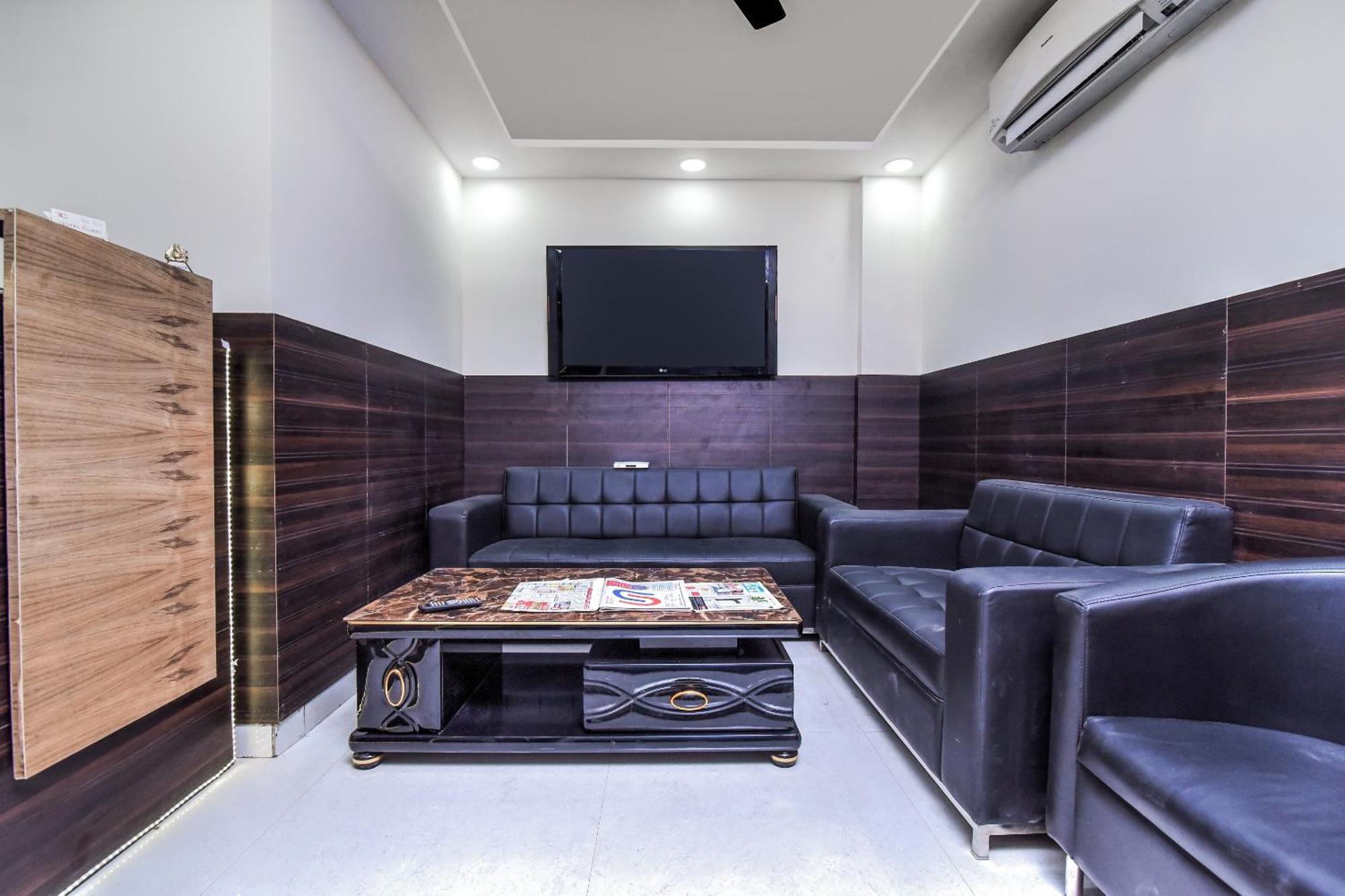 Hotel Aerostar Gold - Opposite Max Healthcare Делхи Екстериор снимка