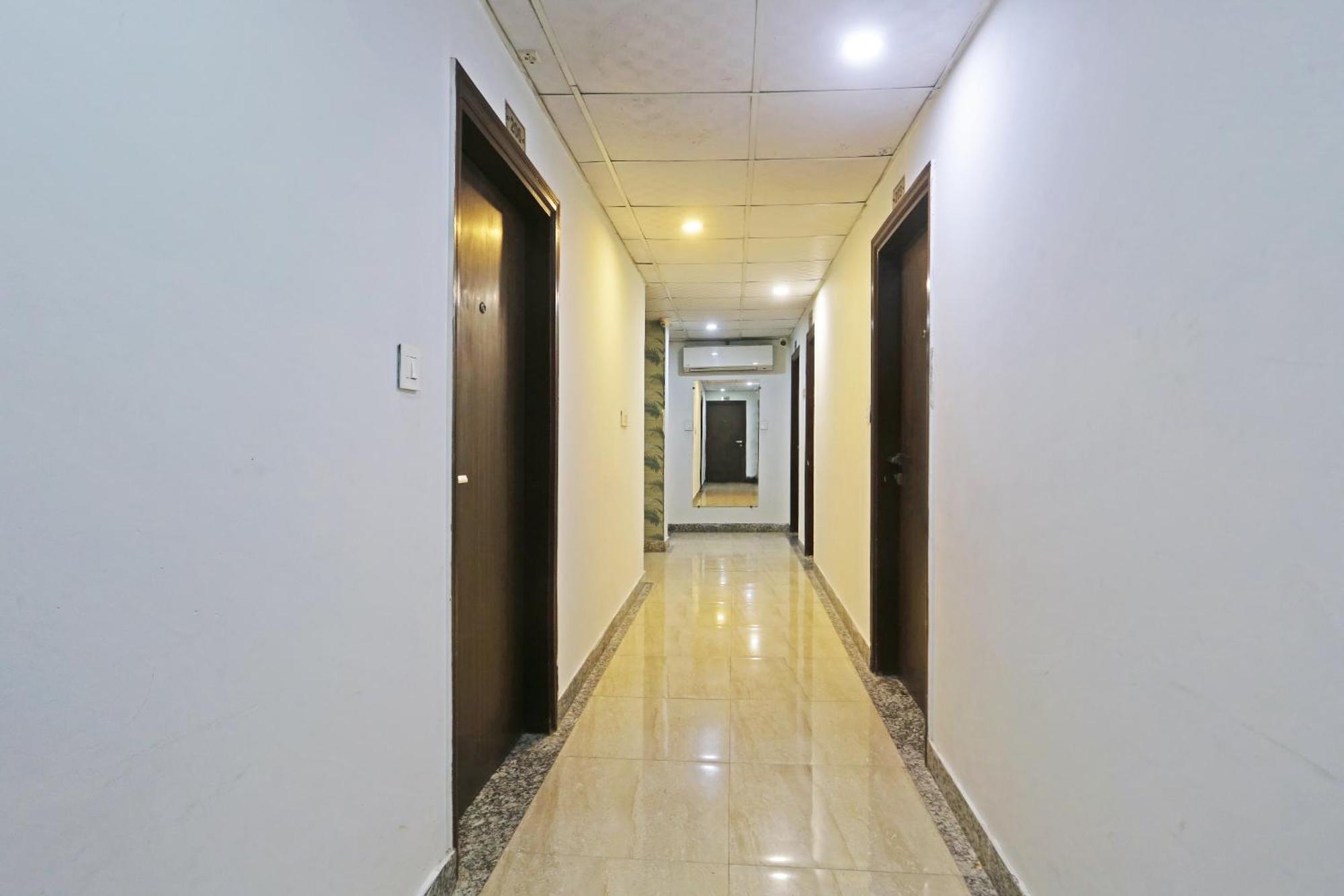 Hotel Aerostar Gold - Opposite Max Healthcare Делхи Екстериор снимка