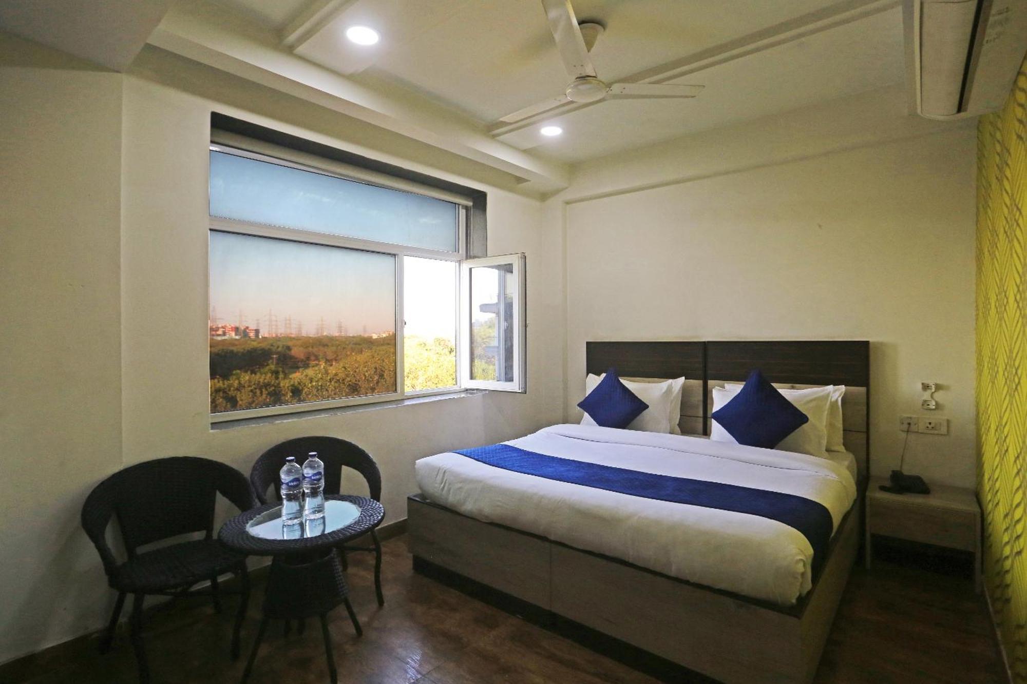 Hotel Aerostar Gold - Opposite Max Healthcare Делхи Екстериор снимка