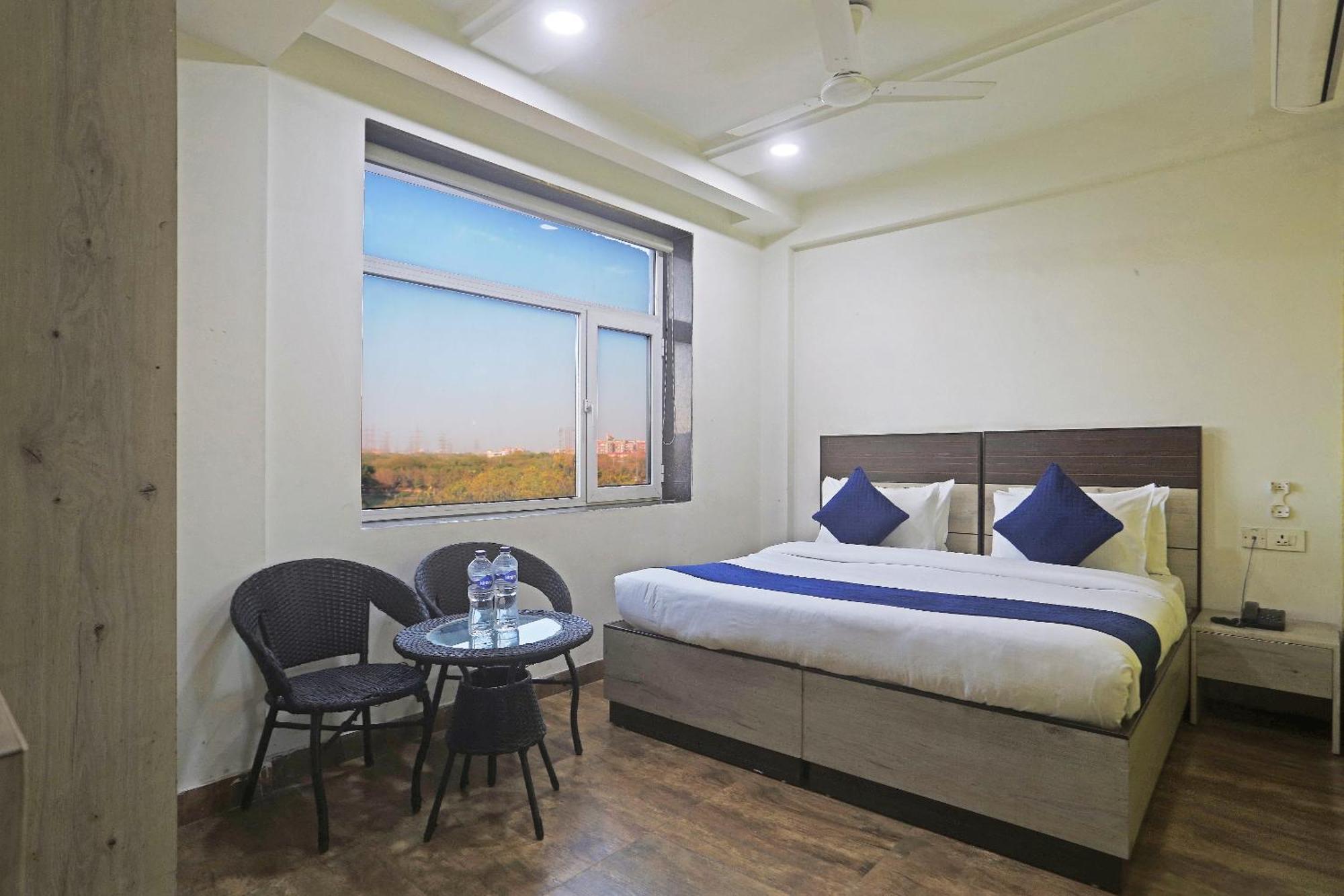 Hotel Aerostar Gold - Opposite Max Healthcare Делхи Екстериор снимка