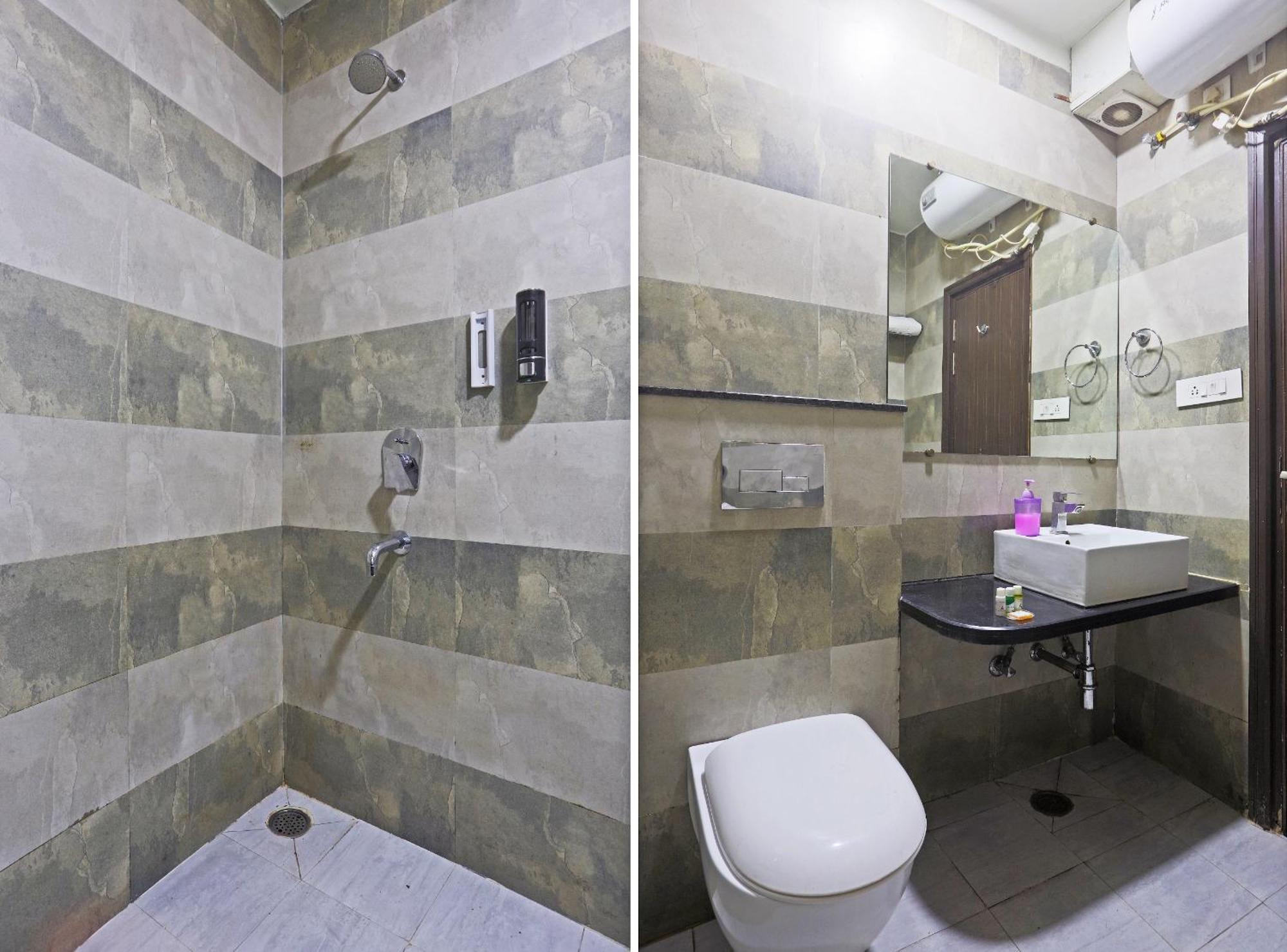 Hotel Aerostar Gold - Opposite Max Healthcare Делхи Екстериор снимка